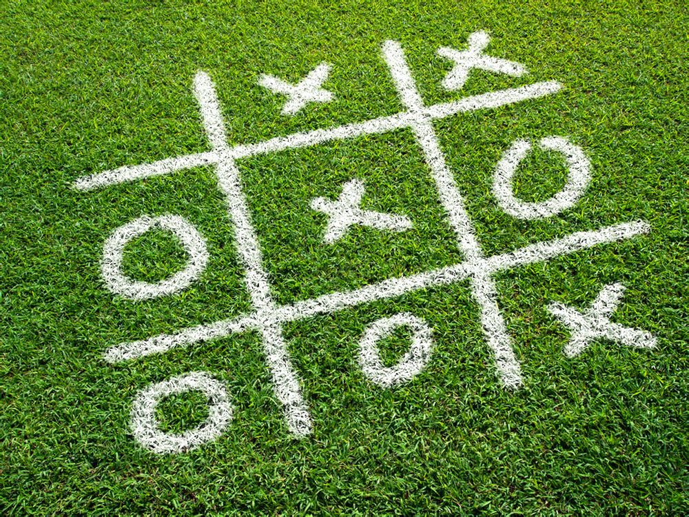 PS制作喷白漆在草坪上的效果缩略图