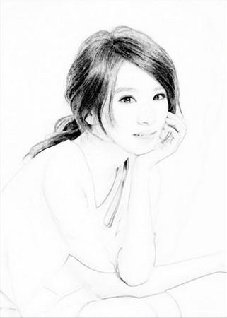 PS四步将HEBE照片做出素描效果缩略图