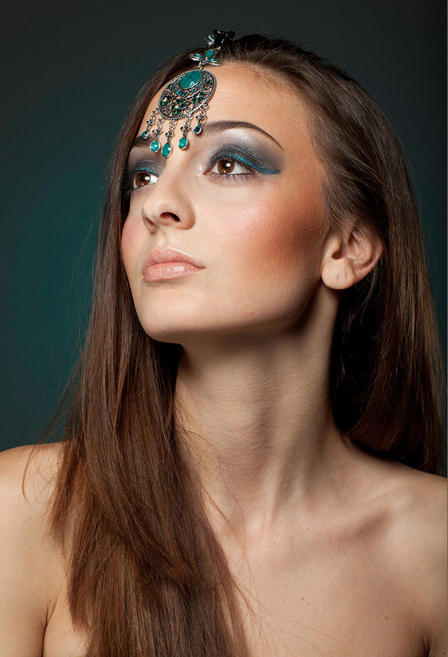 用PS将人像的毛糙发丝精细美化缩略图