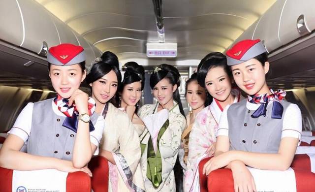 PS恶搞：“史上最恶搞毕业照”，看到最后节操碎了一地！缩略图