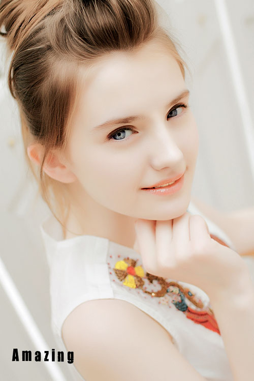 PS将美女照片调出甜美的粉色调缩略图