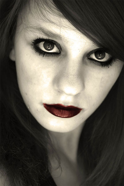 用PS将人物头像制作成惊悚效果缩略图